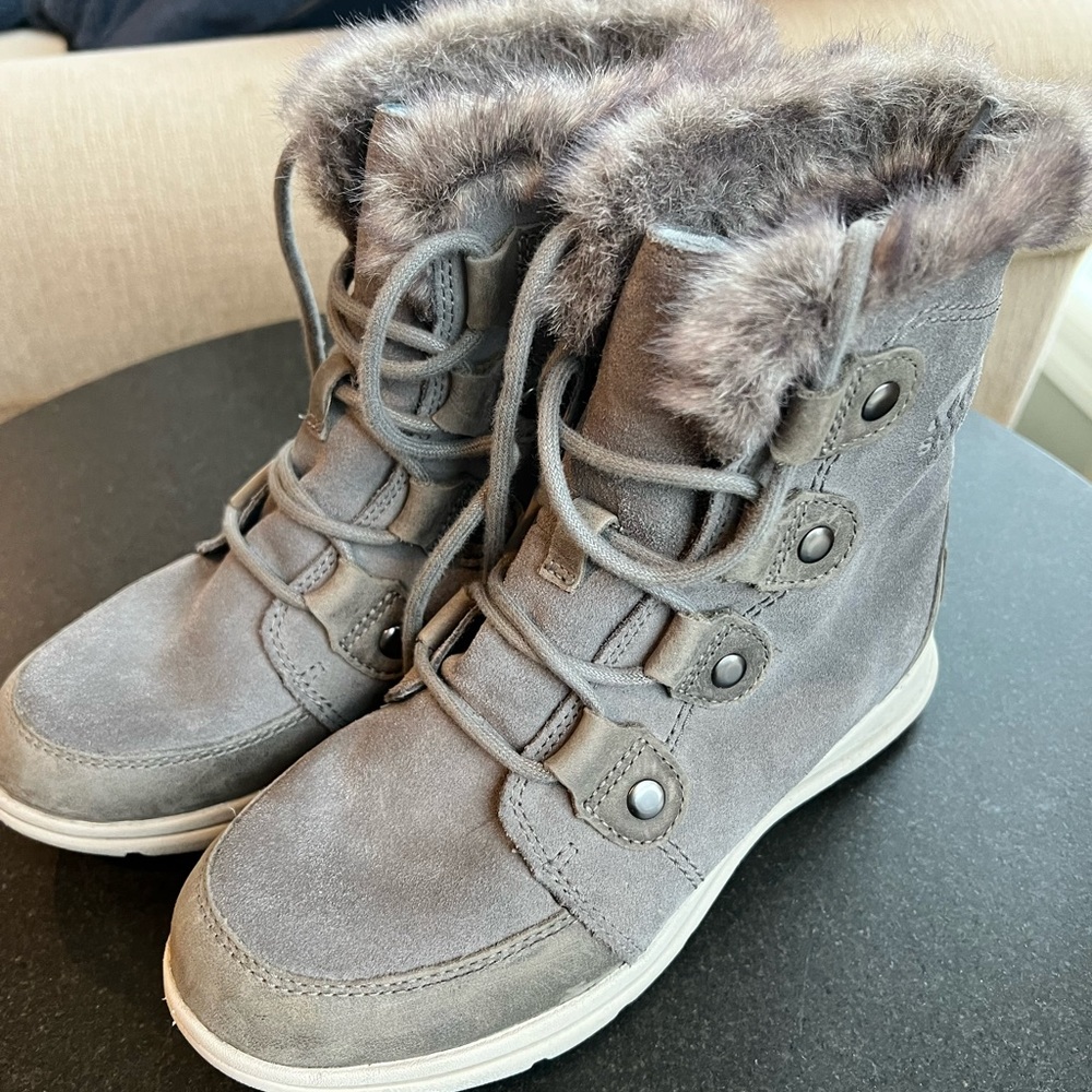 Sorel Explorer Joan Boots - Women size 6